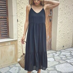Black Sleeveless Dress